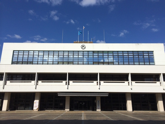 八幡市役所本庁舎