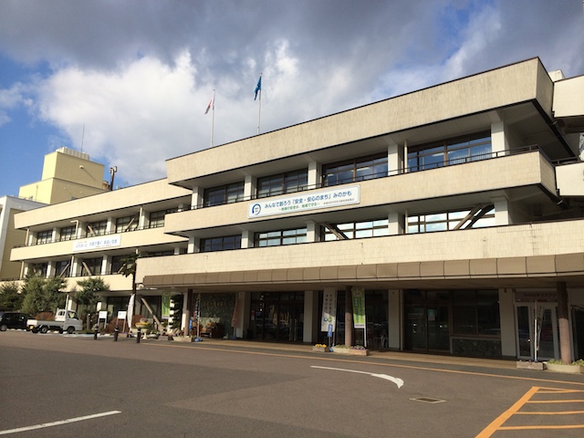 美濃加茂市役所本庁舎