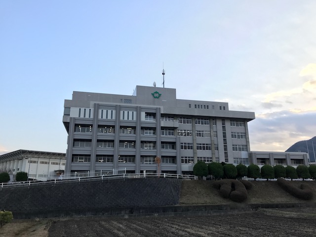 香芝市役所本庁舎